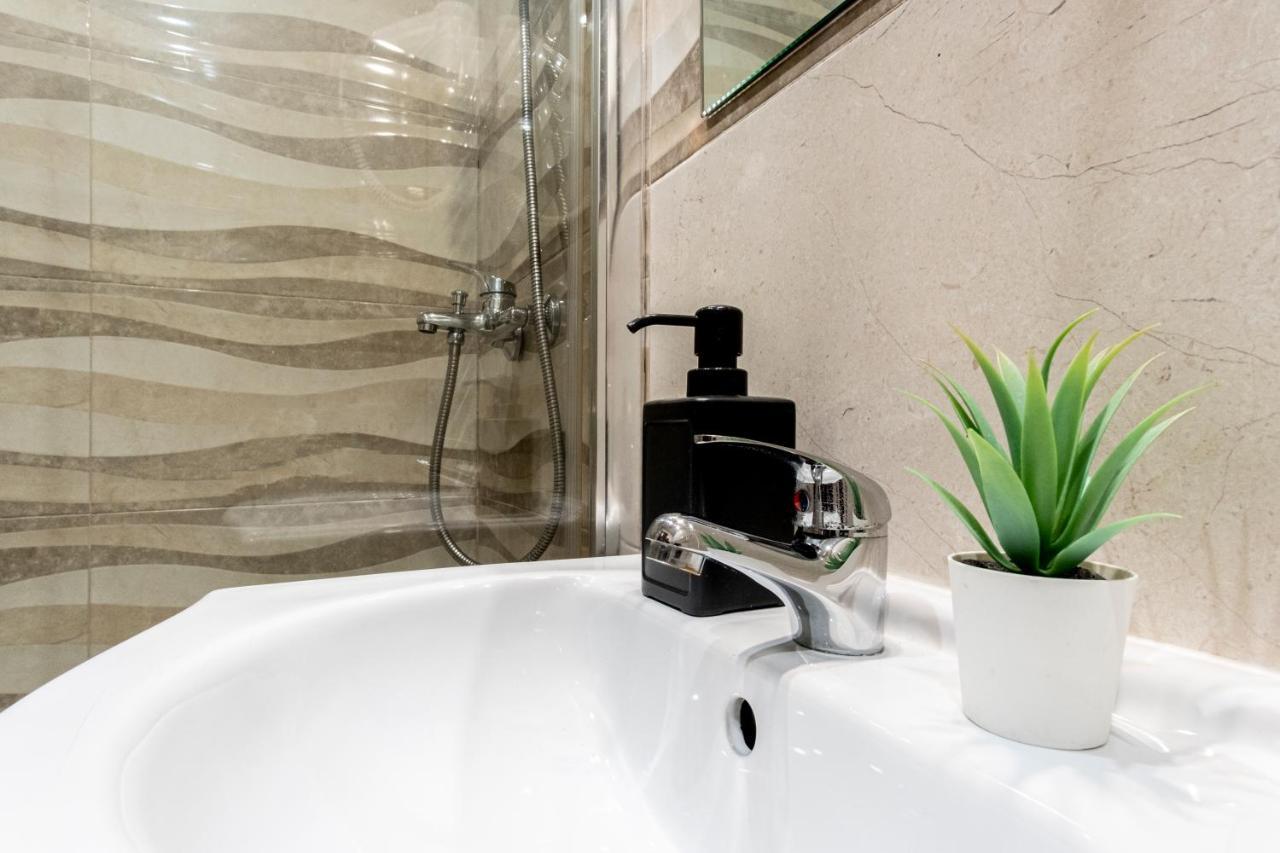 Hostal Rincon De Sol - Centro Madrid - Self Checkin Luaran gambar